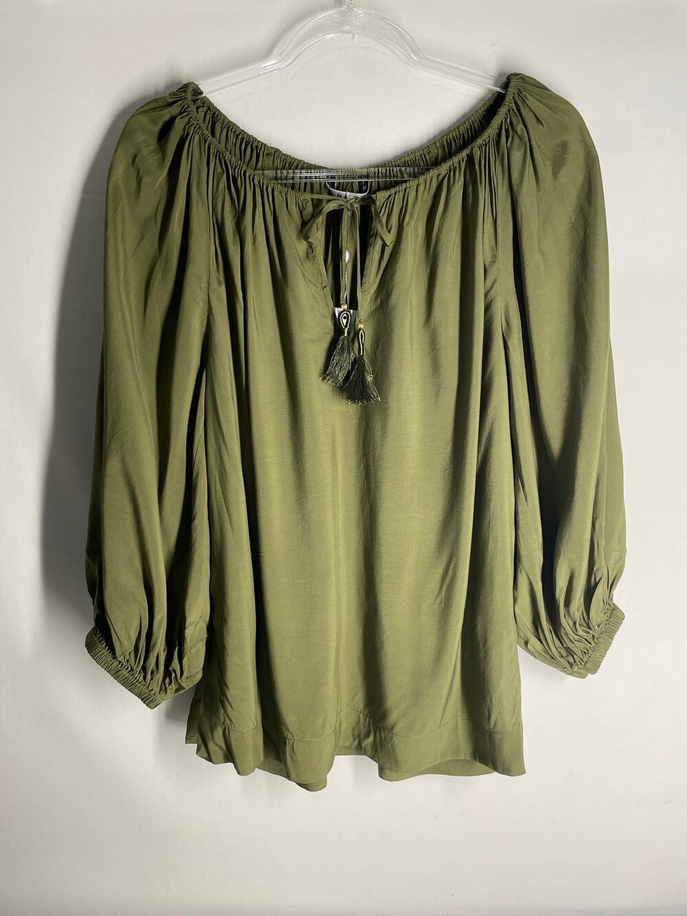 Trina Turk Sandia Top Olive Green Blouse 3/4 Sleeve Key Hole Tie Neck XS NEW
